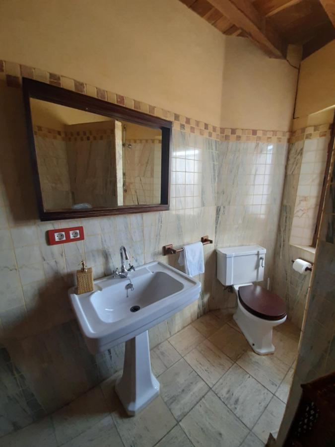 Neithea Pension Boveda  Buitenkant foto