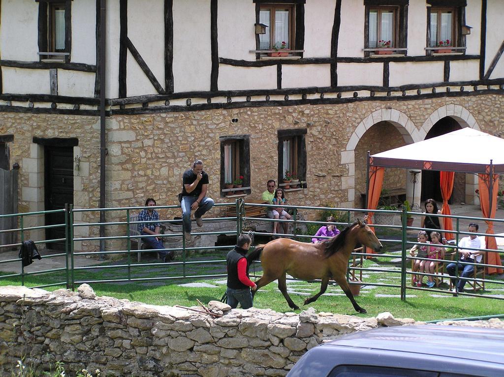 Neithea Pension Boveda  Buitenkant foto
